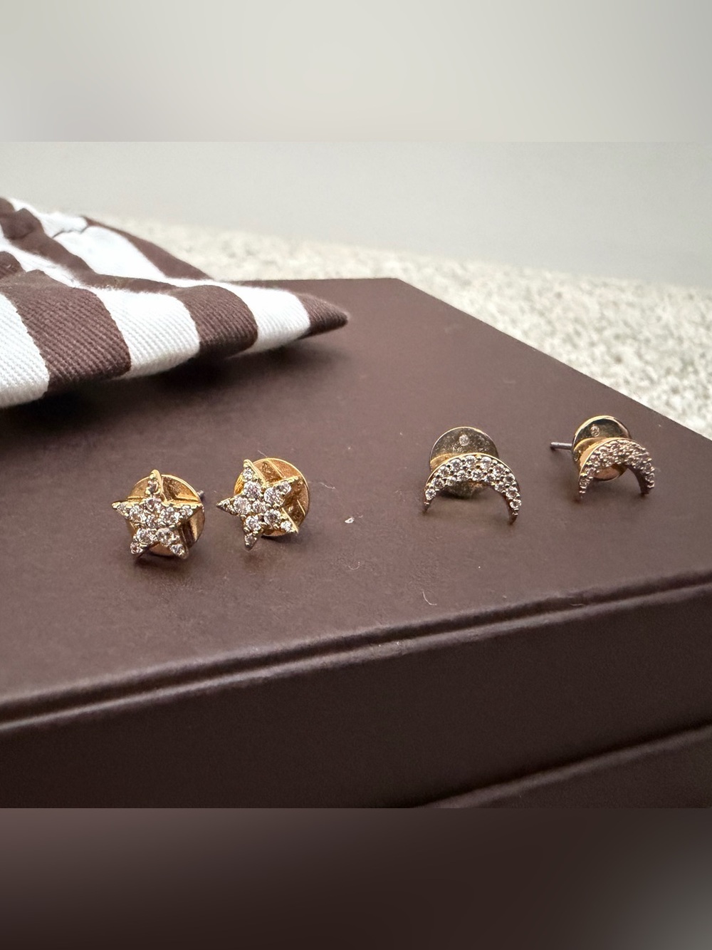 Henri Bendel set of earrings studs